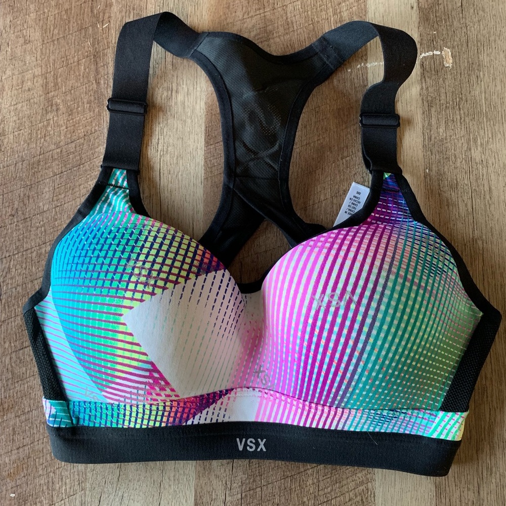 Victoria’s Secret sports bra size 32C